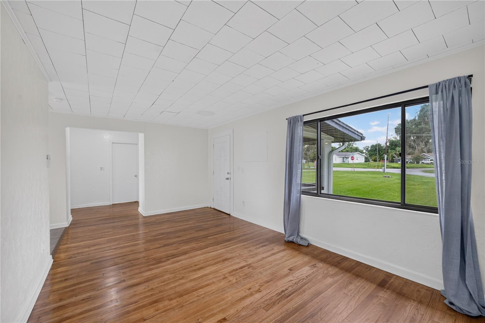 TOWN/BELLEVIEW - Residential