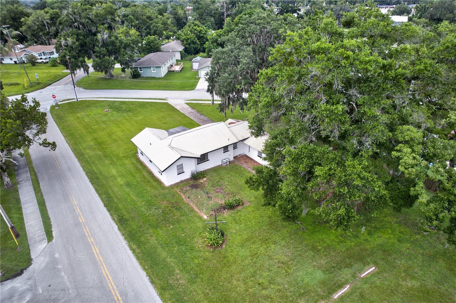 TOWN/BELLEVIEW - Residential