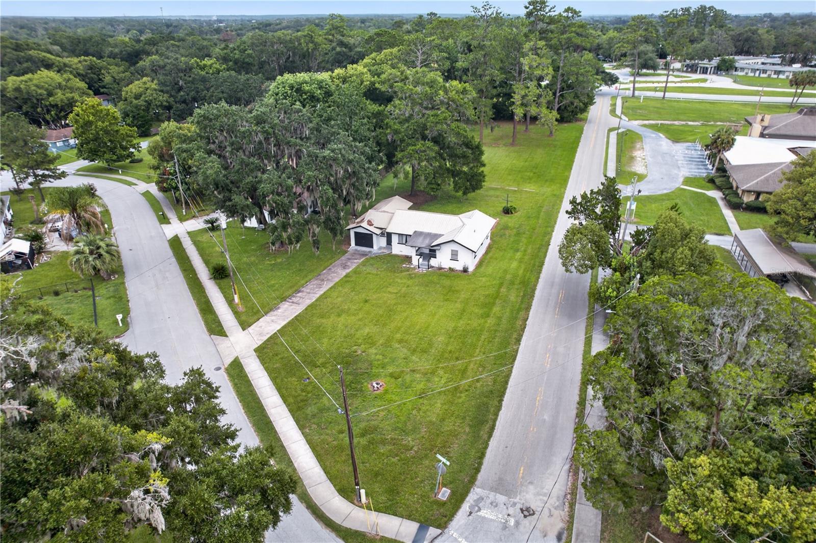 TOWN/BELLEVIEW - Residential