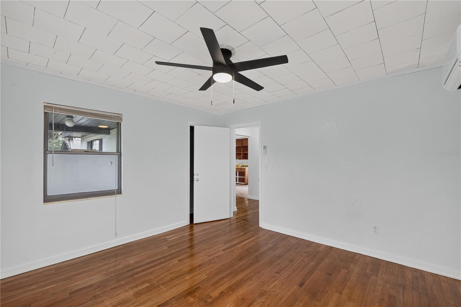 TOWN/BELLEVIEW - Residential