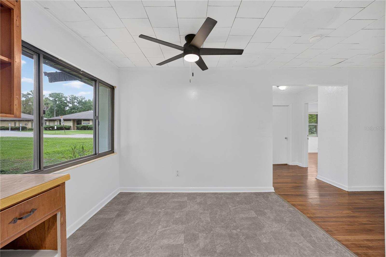 TOWN/BELLEVIEW - Residential