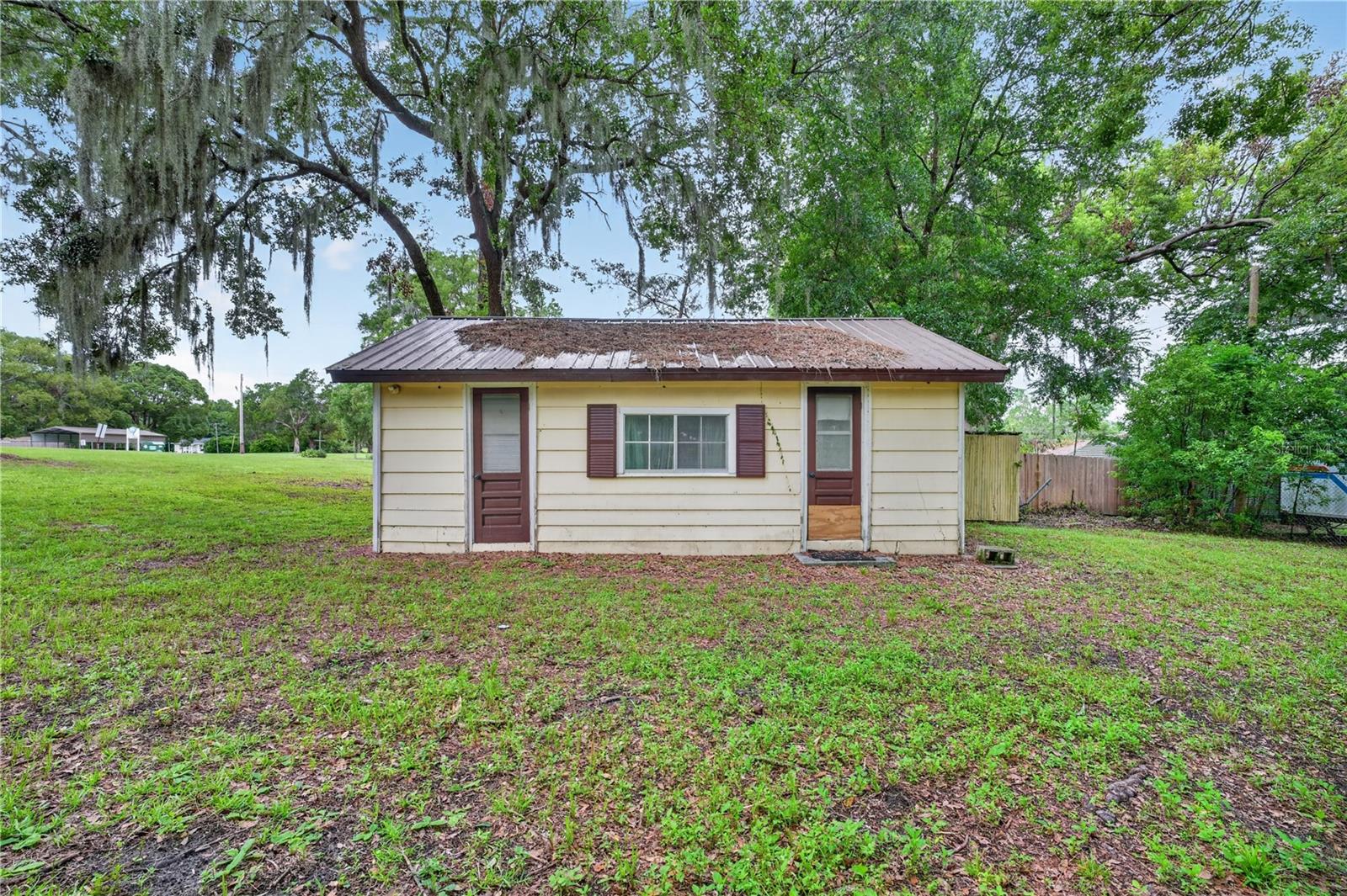 TOWN/BELLEVIEW - Residential