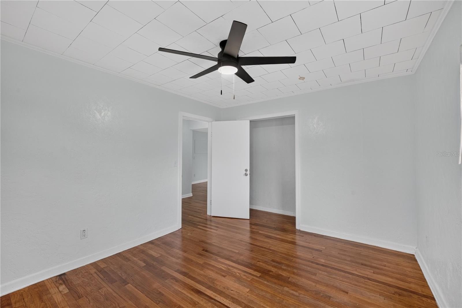 TOWN/BELLEVIEW - Residential