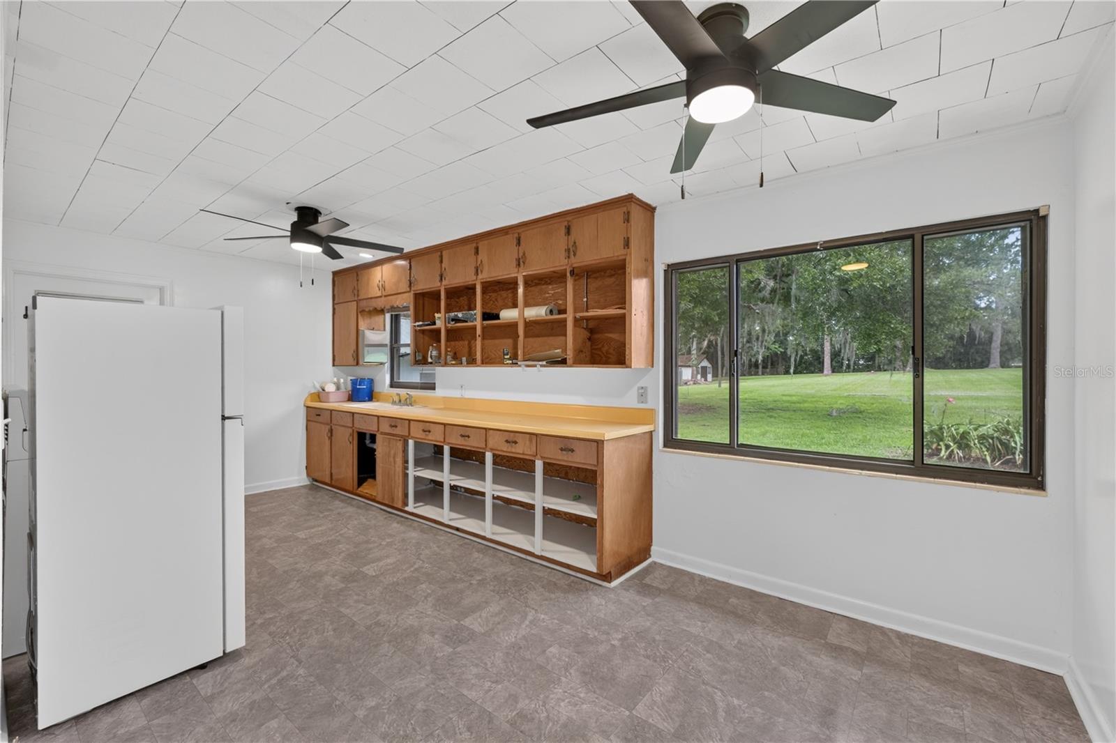 TOWN/BELLEVIEW - Residential