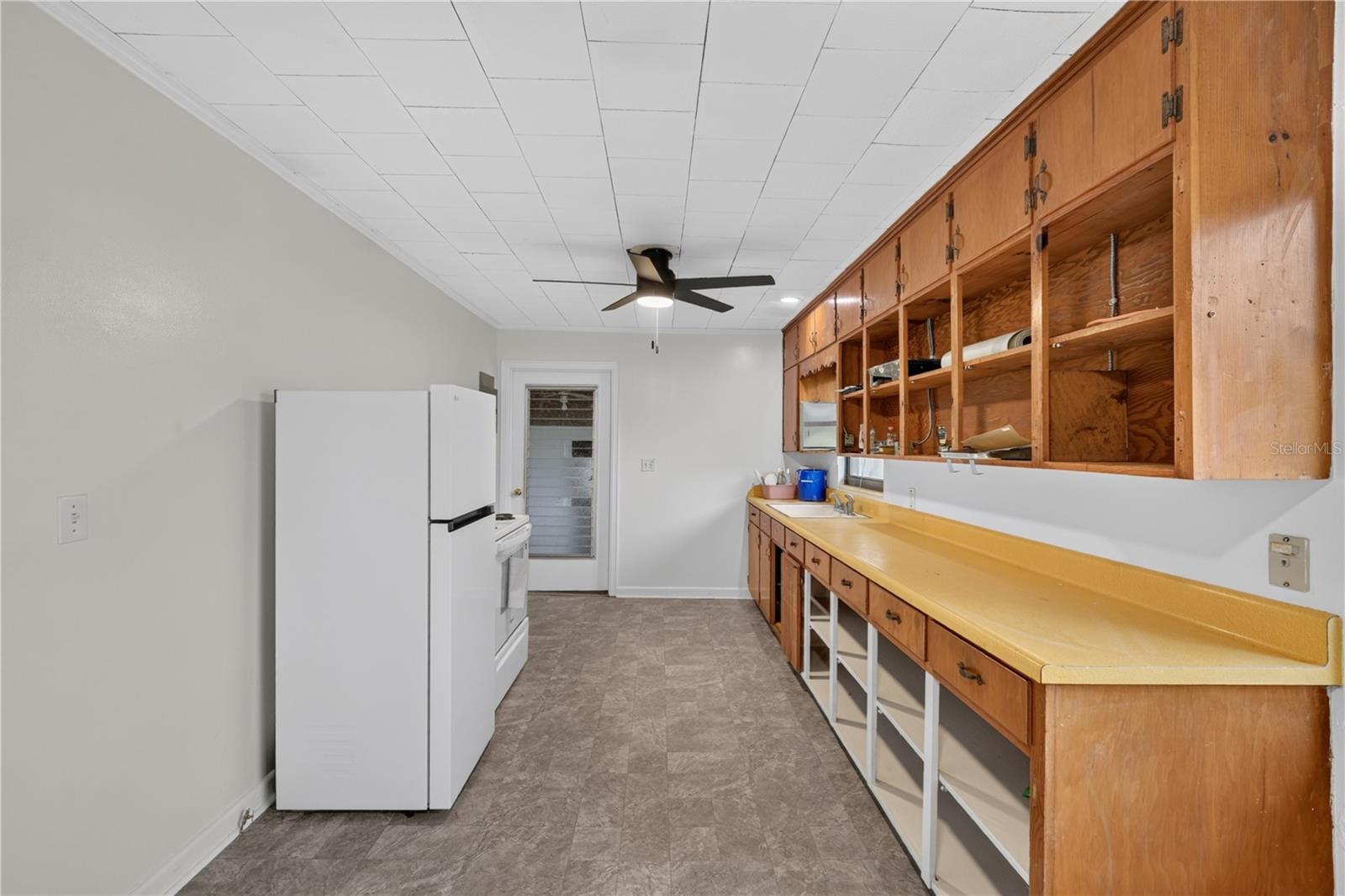 TOWN/BELLEVIEW - Residential