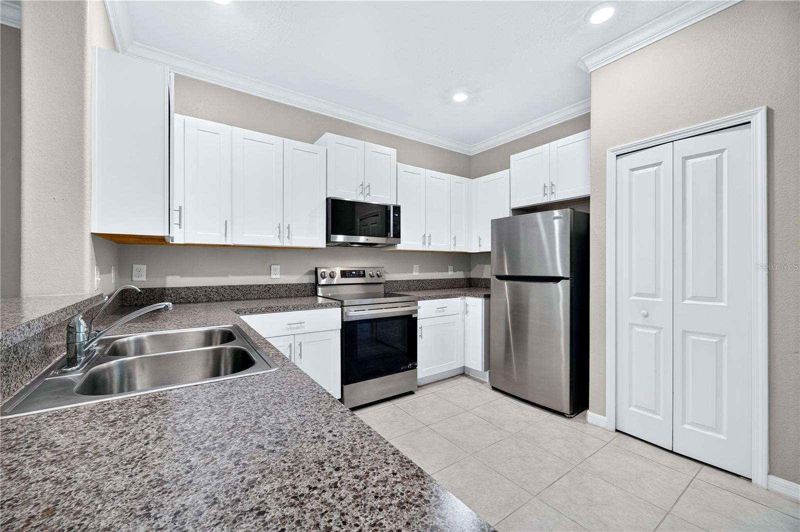 SUMMERFIELD TR 19 TWNHMS - Residential