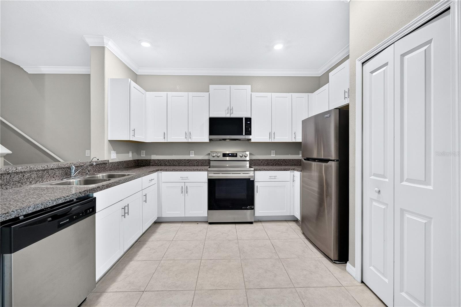 SUMMERFIELD TR 19 TWNHMS - Residential