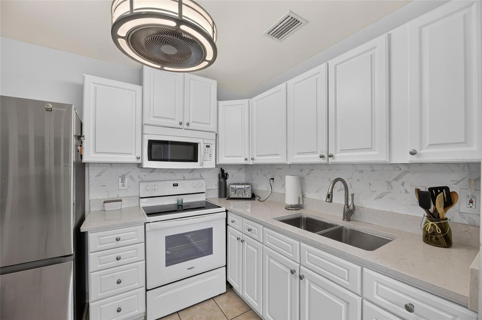 DORCHESTER B CONDO - Residential