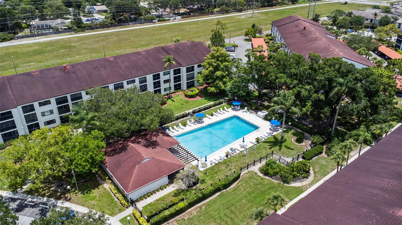 INVERNESS CONDO - Residential