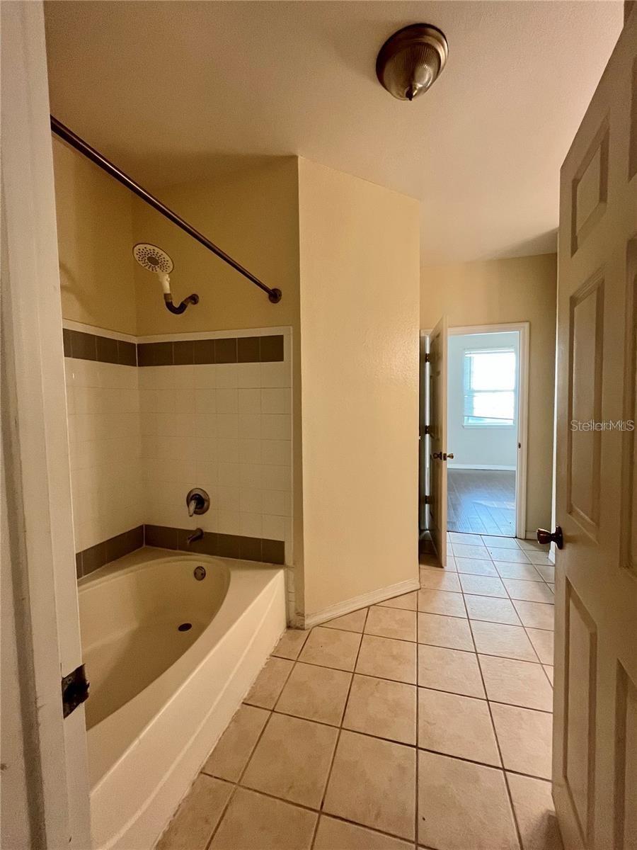 HAMPTONS/METROWEST - Residential Lease