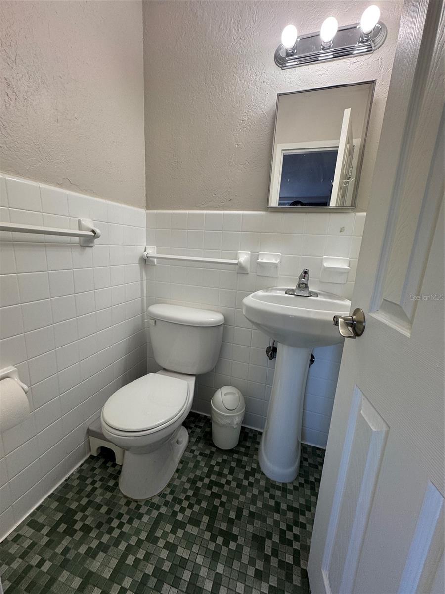THE WAVE CONDO - Residential Lease