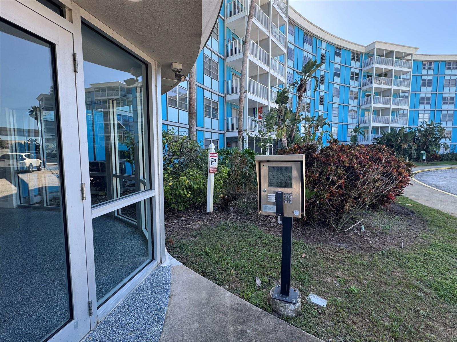 THE WAVE CONDO - Residential Lease