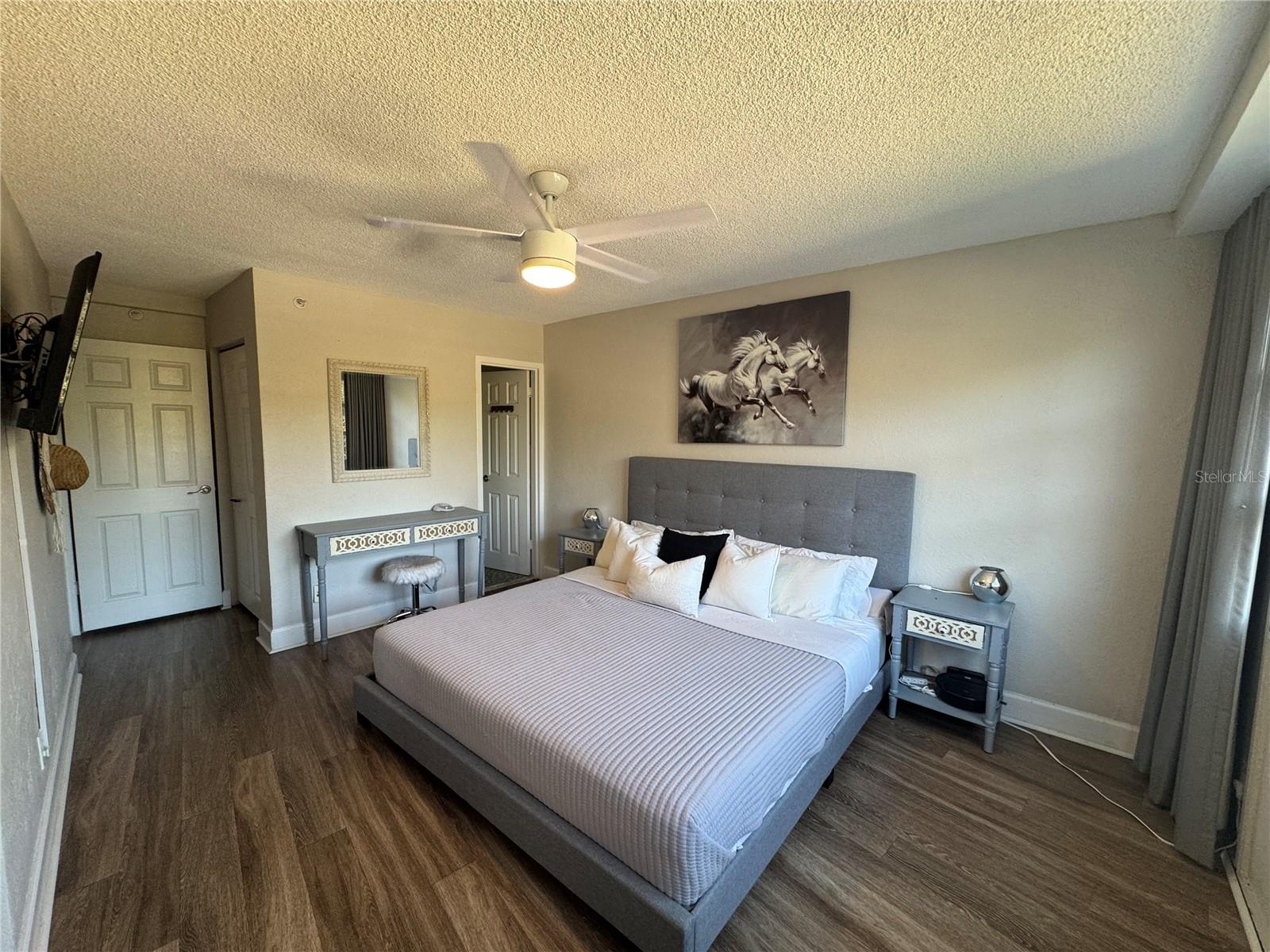 THE WAVE CONDO - Residential Lease