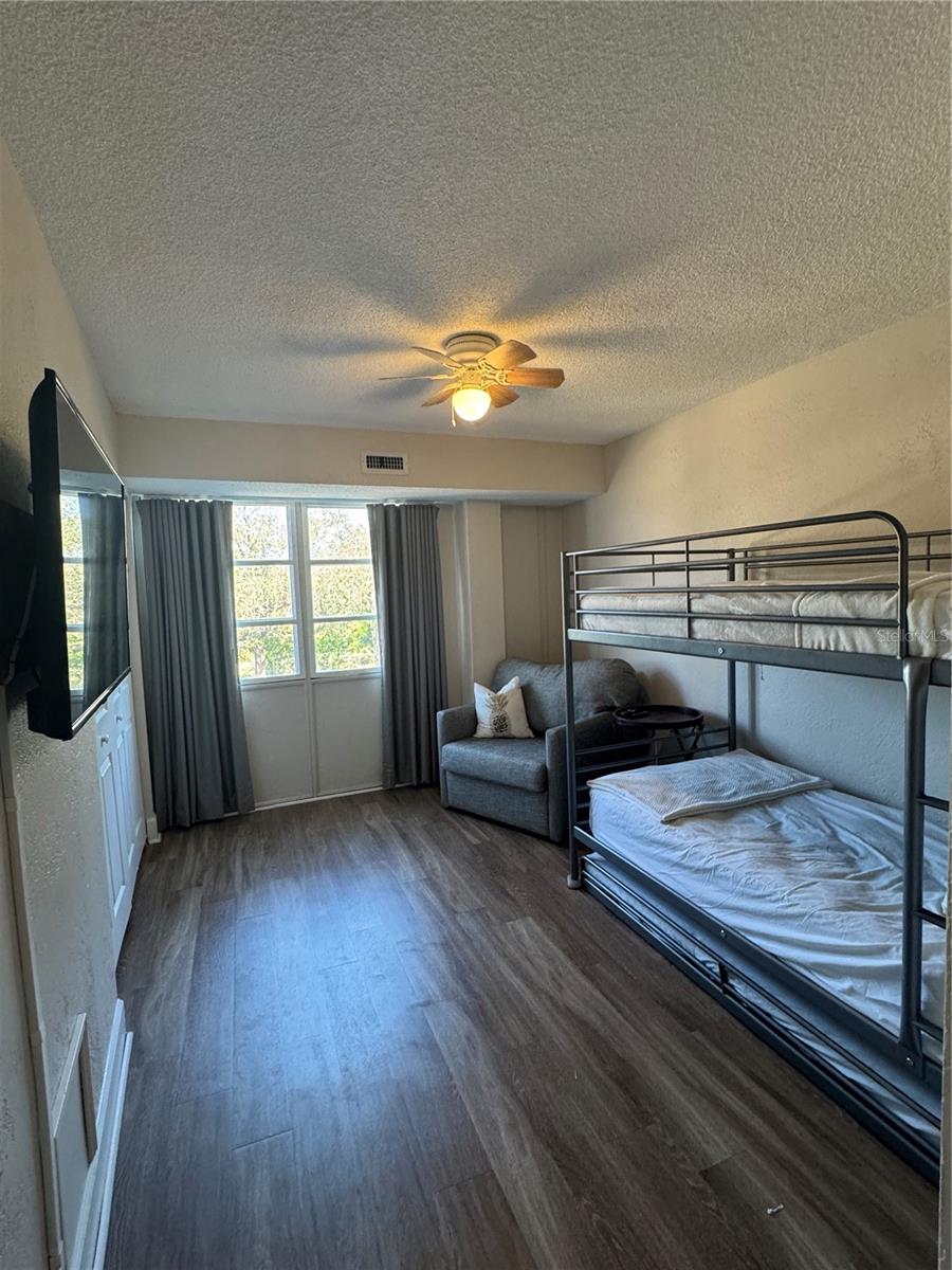 THE WAVE CONDO - Residential Lease