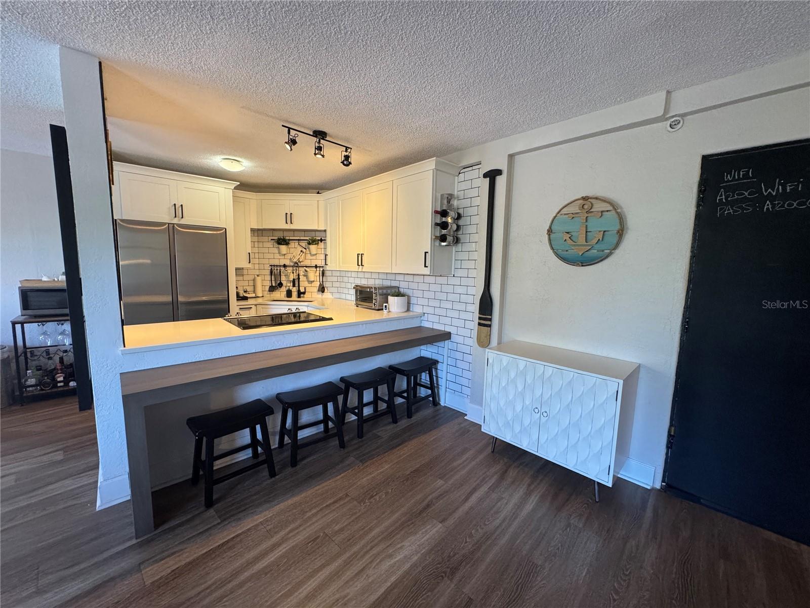 THE WAVE CONDO - Residential Lease