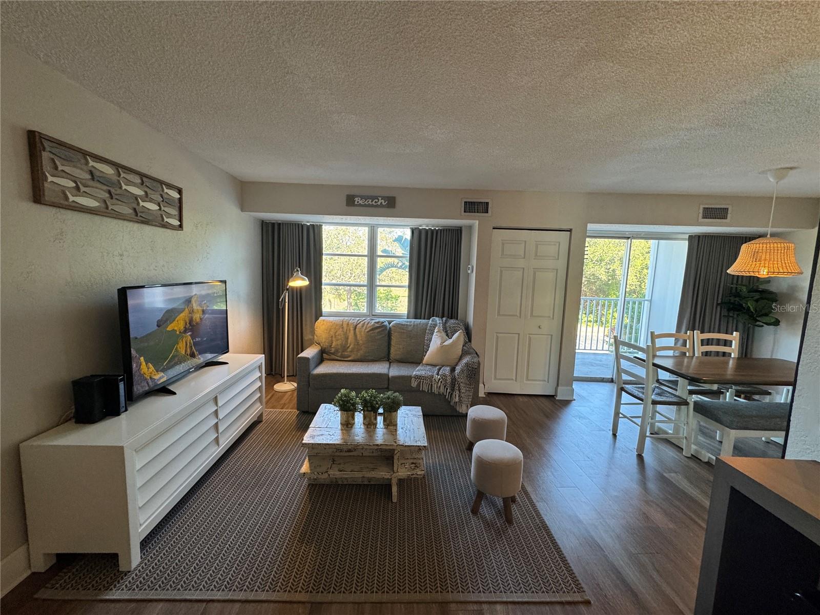 THE WAVE CONDO - Residential Lease