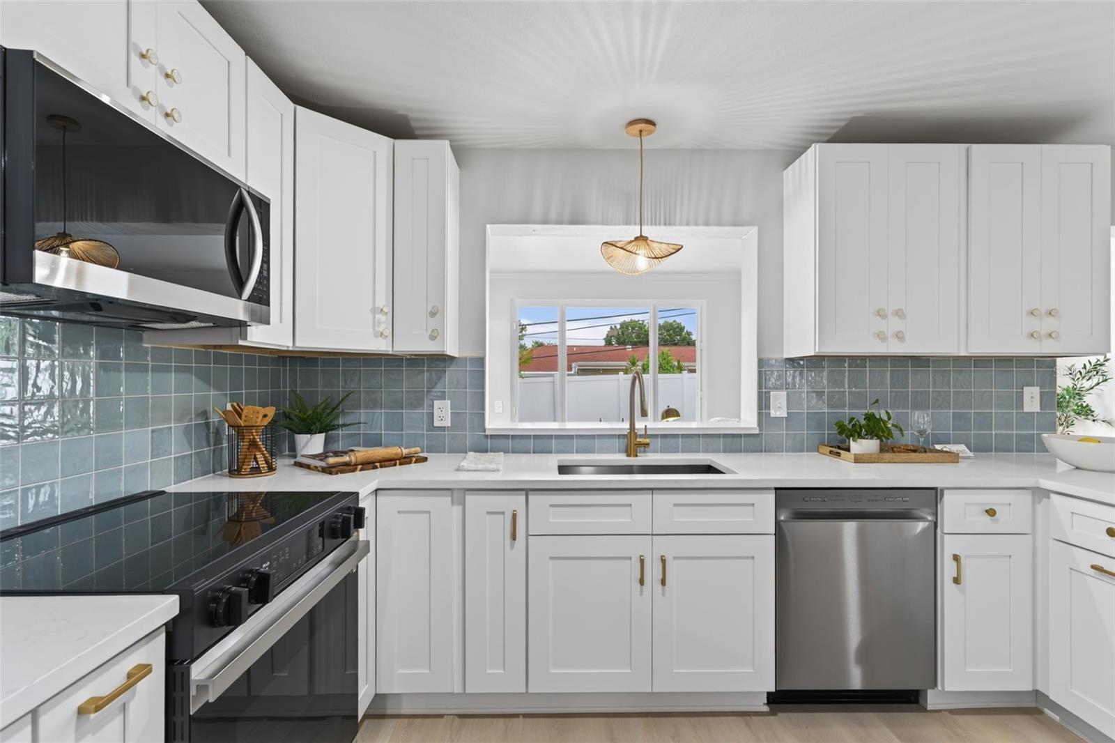 HARBOR HILLS - Residential