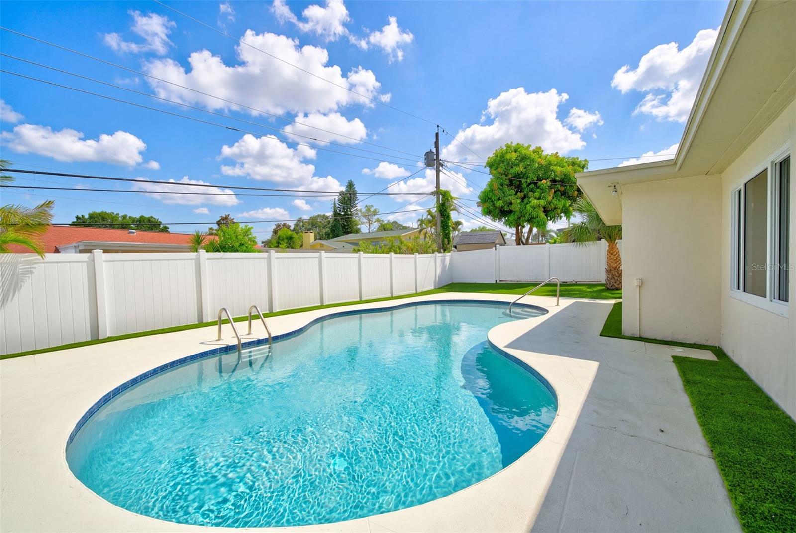 HARBOR HILLS - Residential