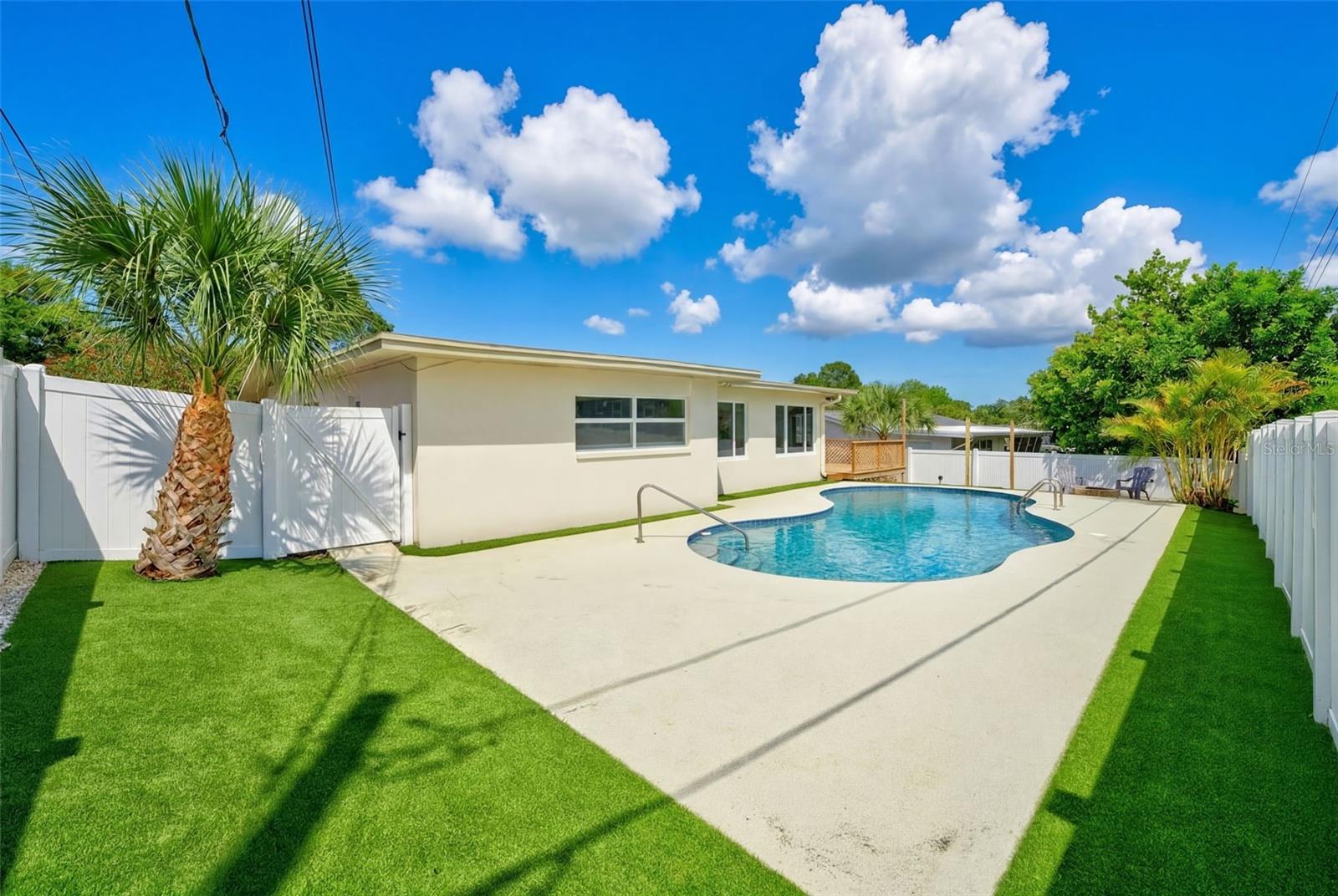 HARBOR HILLS - Residential