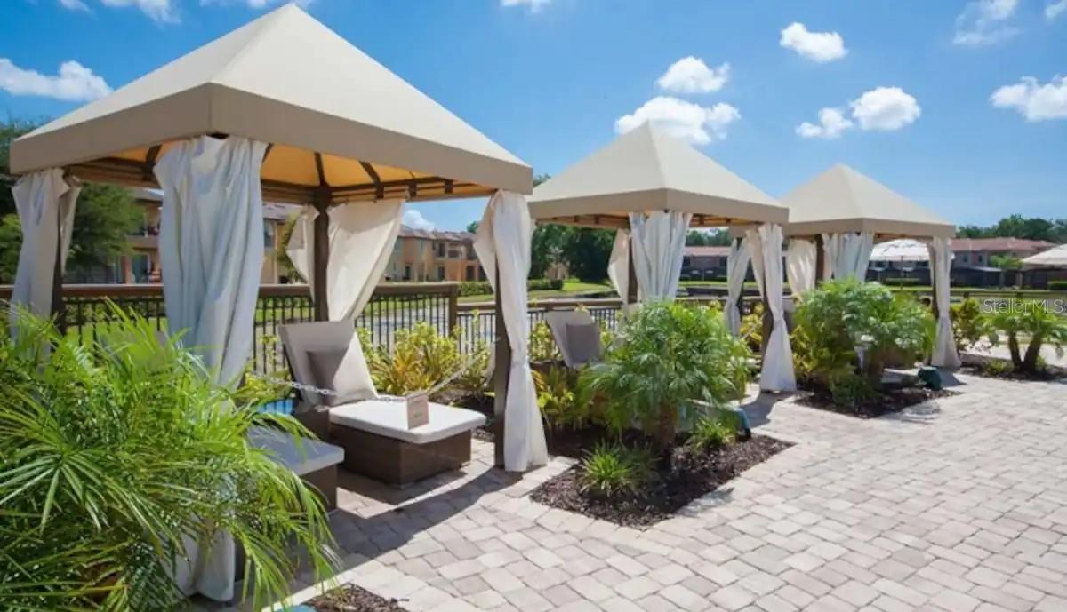 REGAL OAKS AT OLD TOWN - Residential
