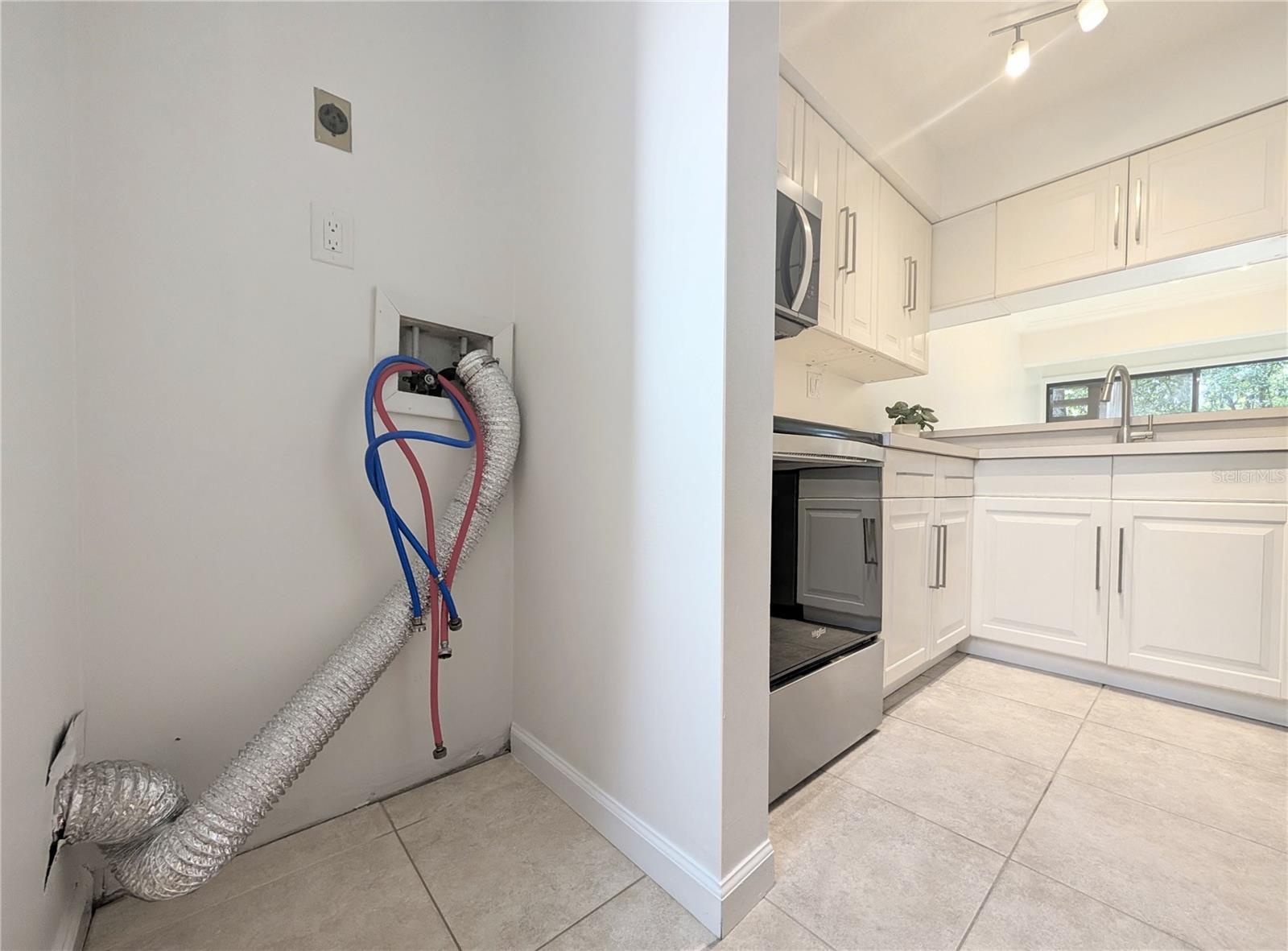 ONE THOUSAND OAKS REP - Residential
