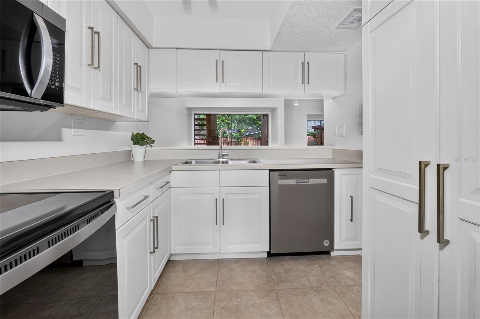 ONE THOUSAND OAKS REP - Residential