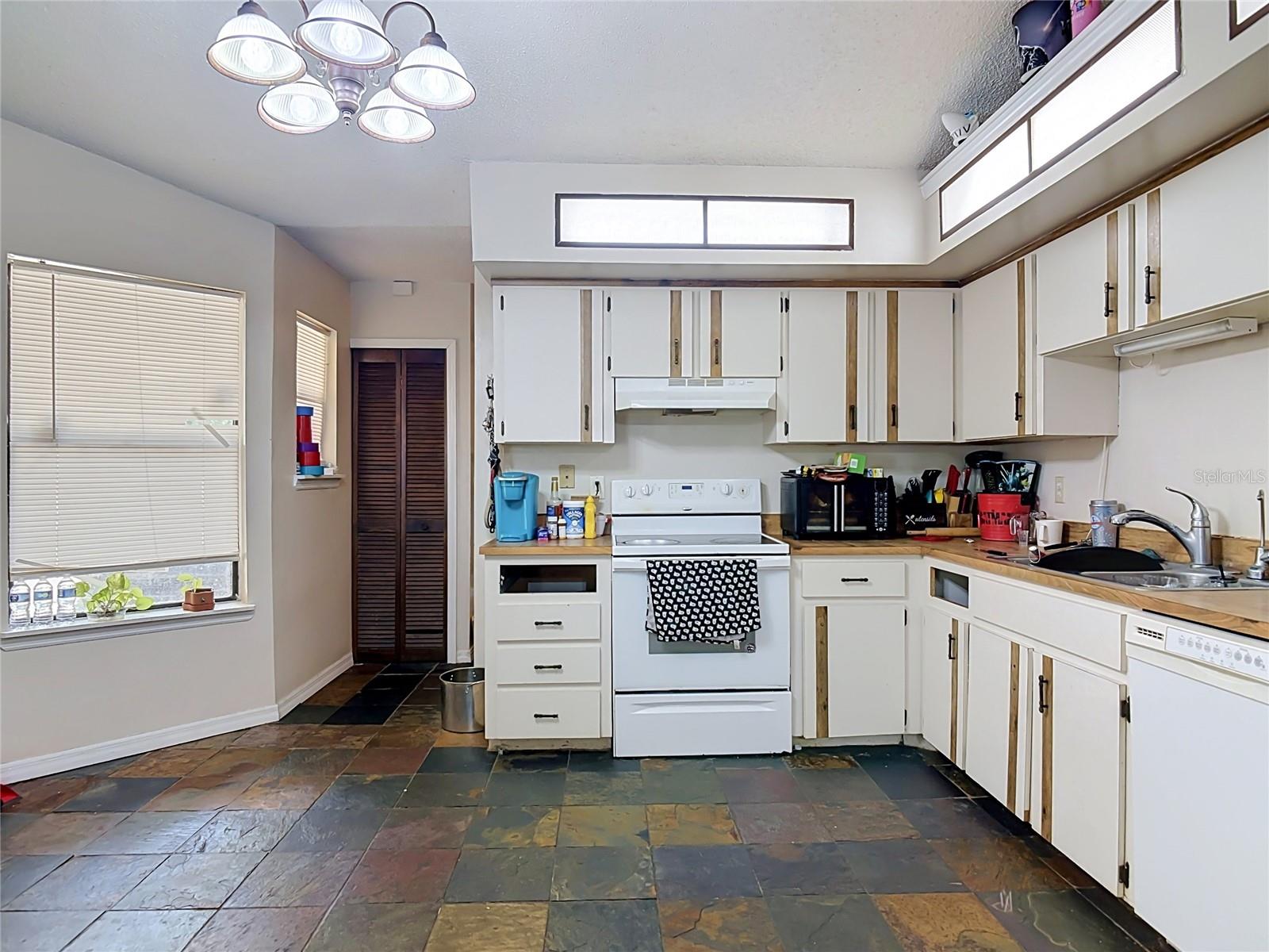 DELTONA LAKES UNIT 40 - Residential