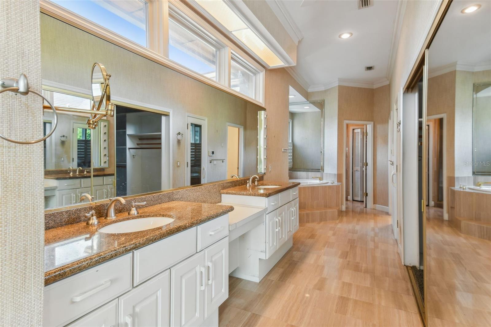 ISLEWORTH - Residential