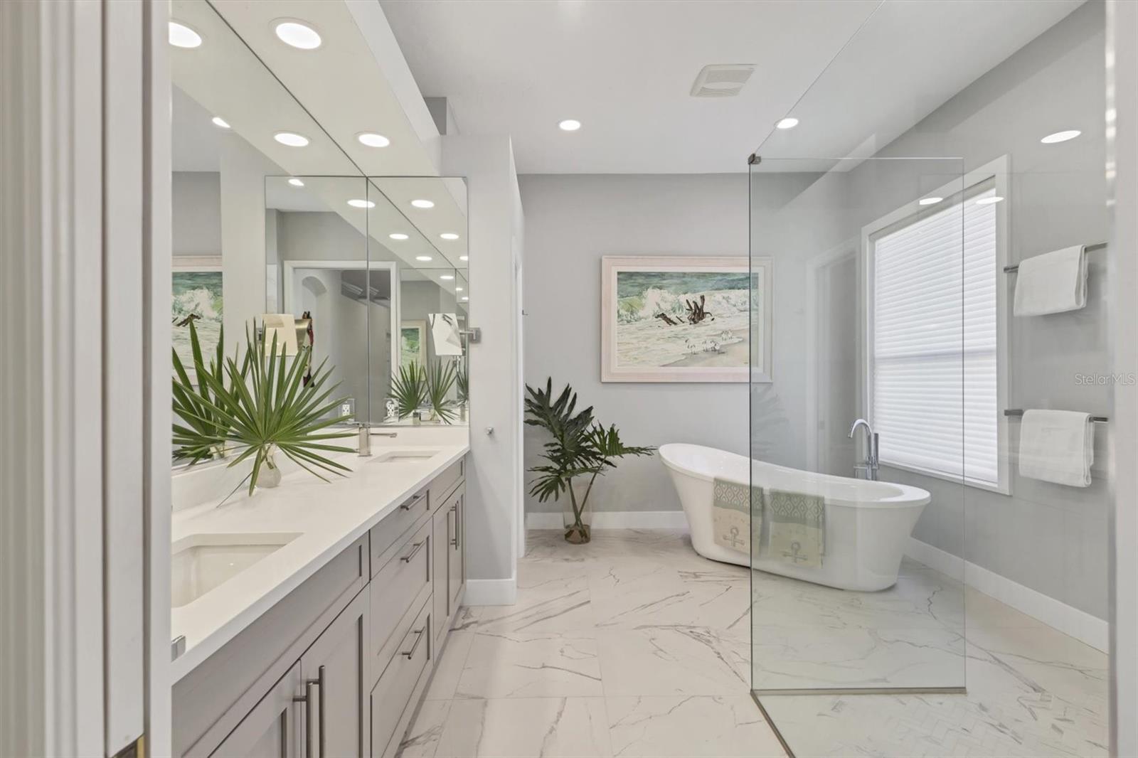 UNIVERSITY PARK COUNTRY CLUB - Residential