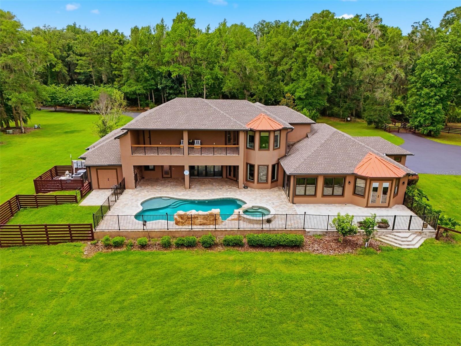 TURNING HAWK RANCH - Residential