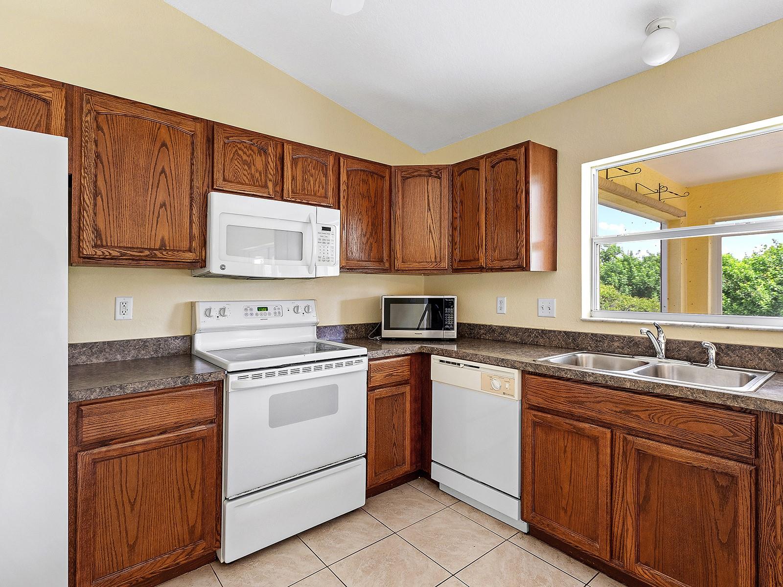 PORT CHARLOTTE SEC72 14294 - Residential