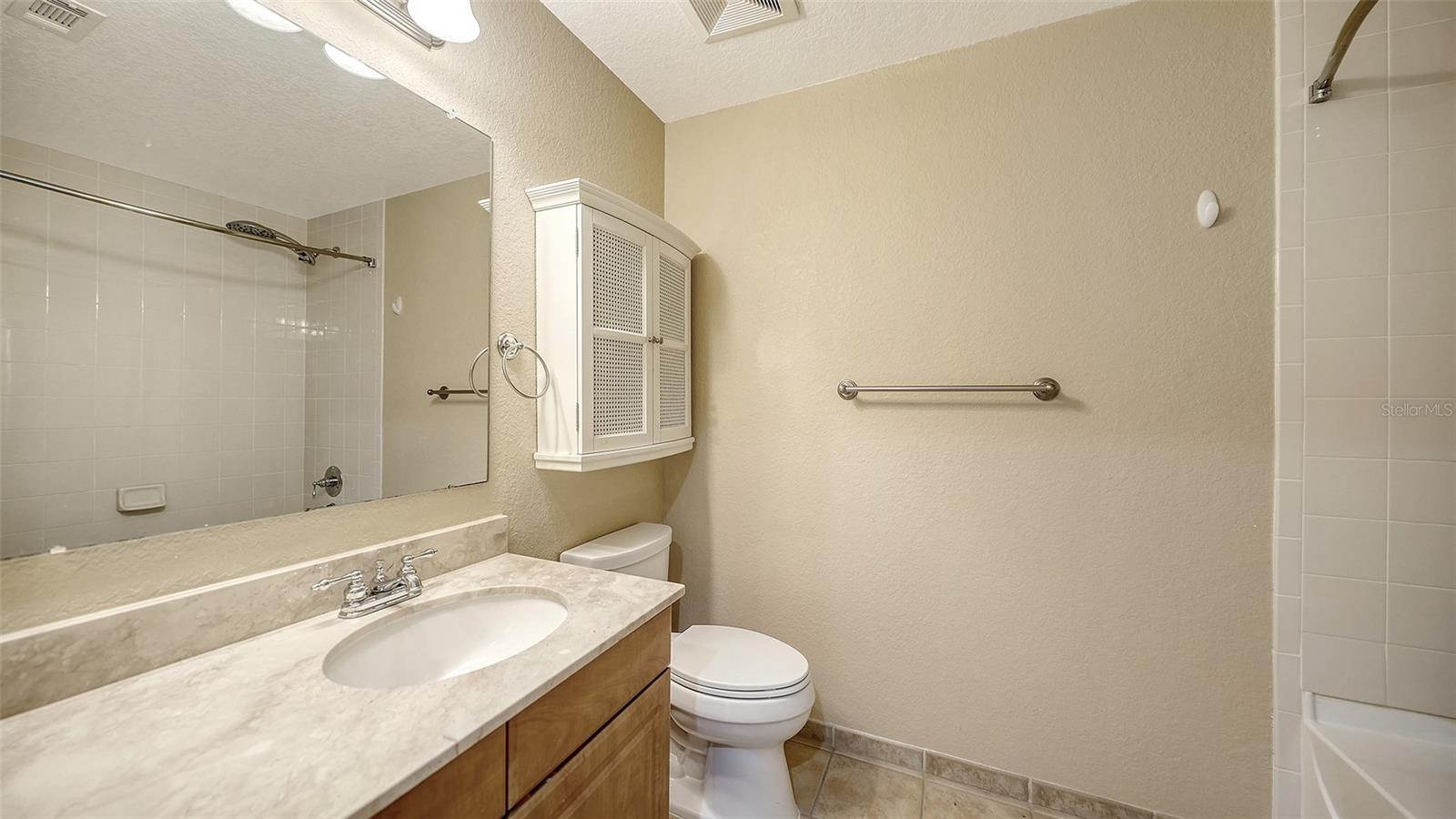 BROADWAY PROMENADE - Residential