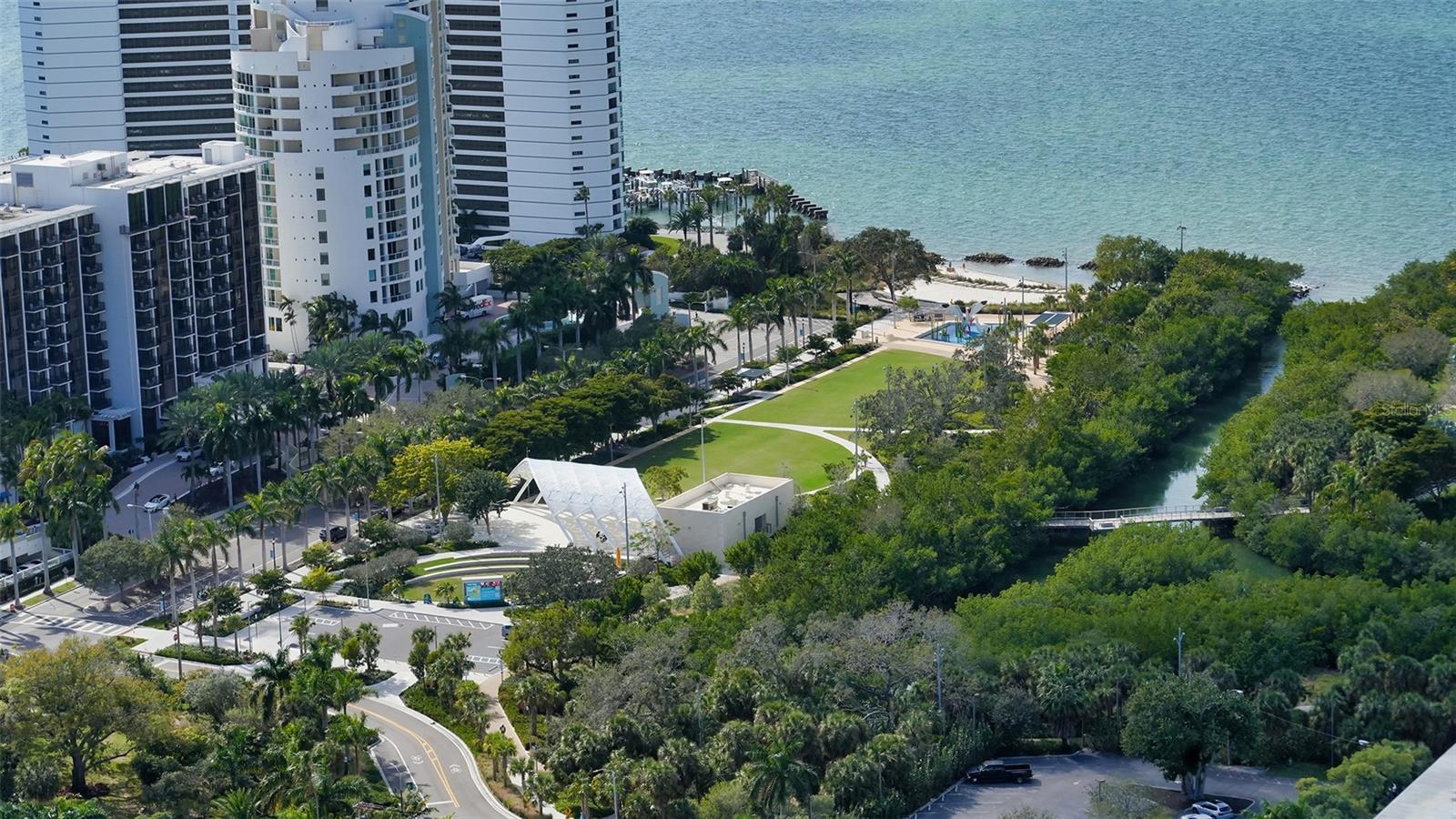 BROADWAY PROMENADE - Residential