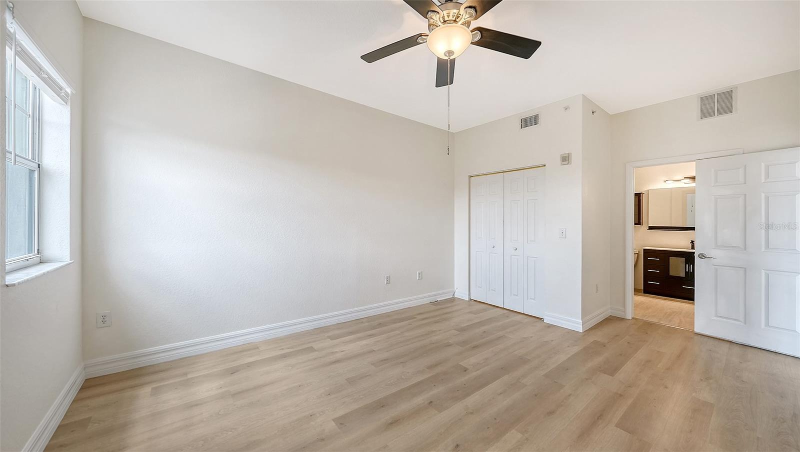 BROADWAY PROMENADE - Residential