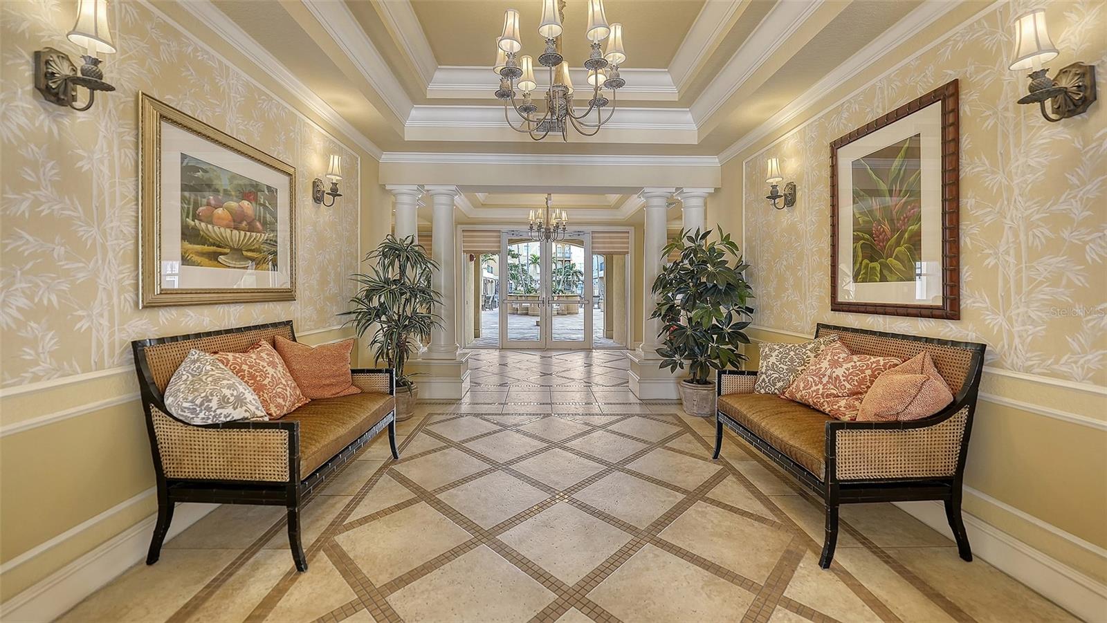 BROADWAY PROMENADE - Residential