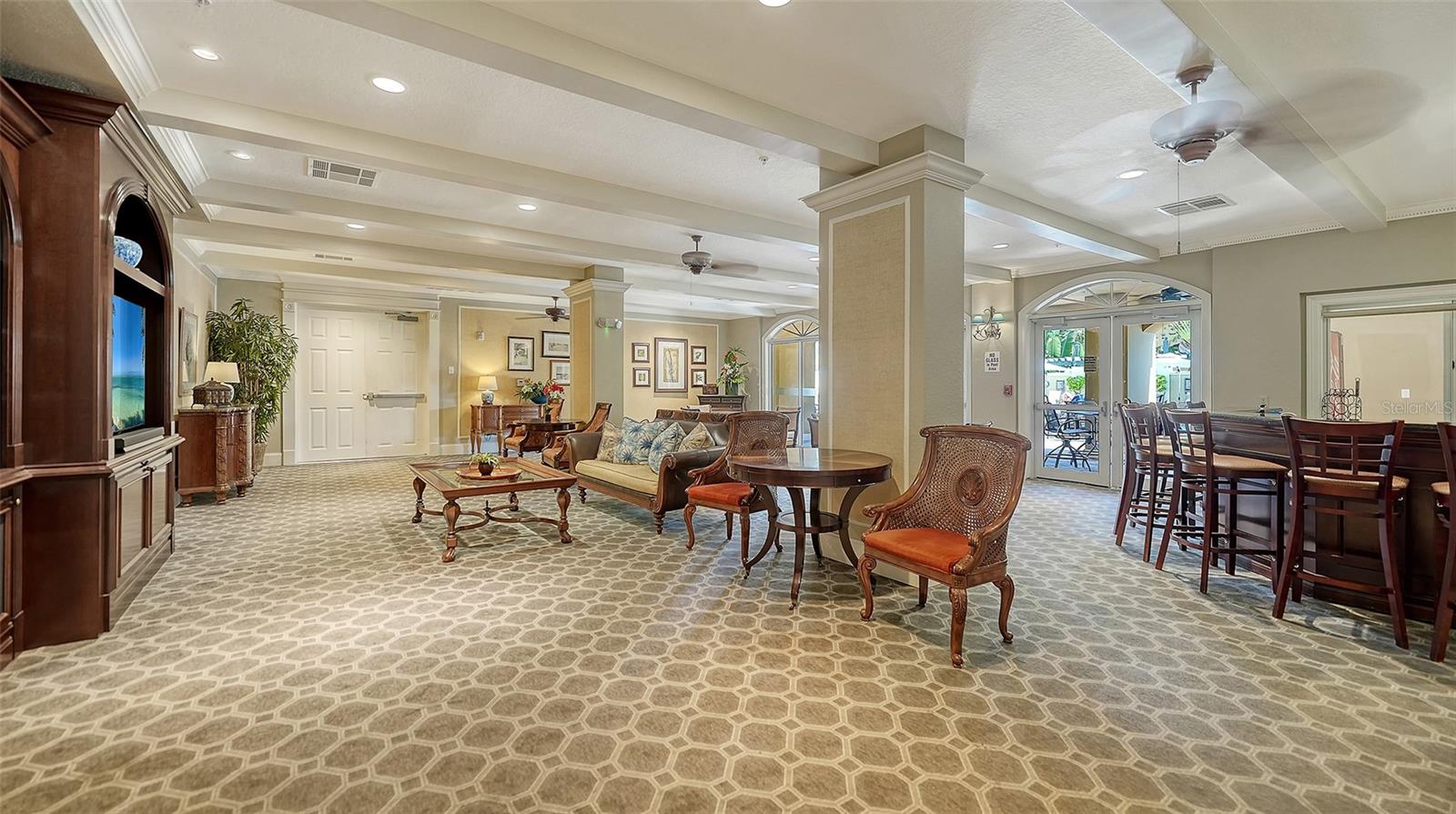 BROADWAY PROMENADE - Residential