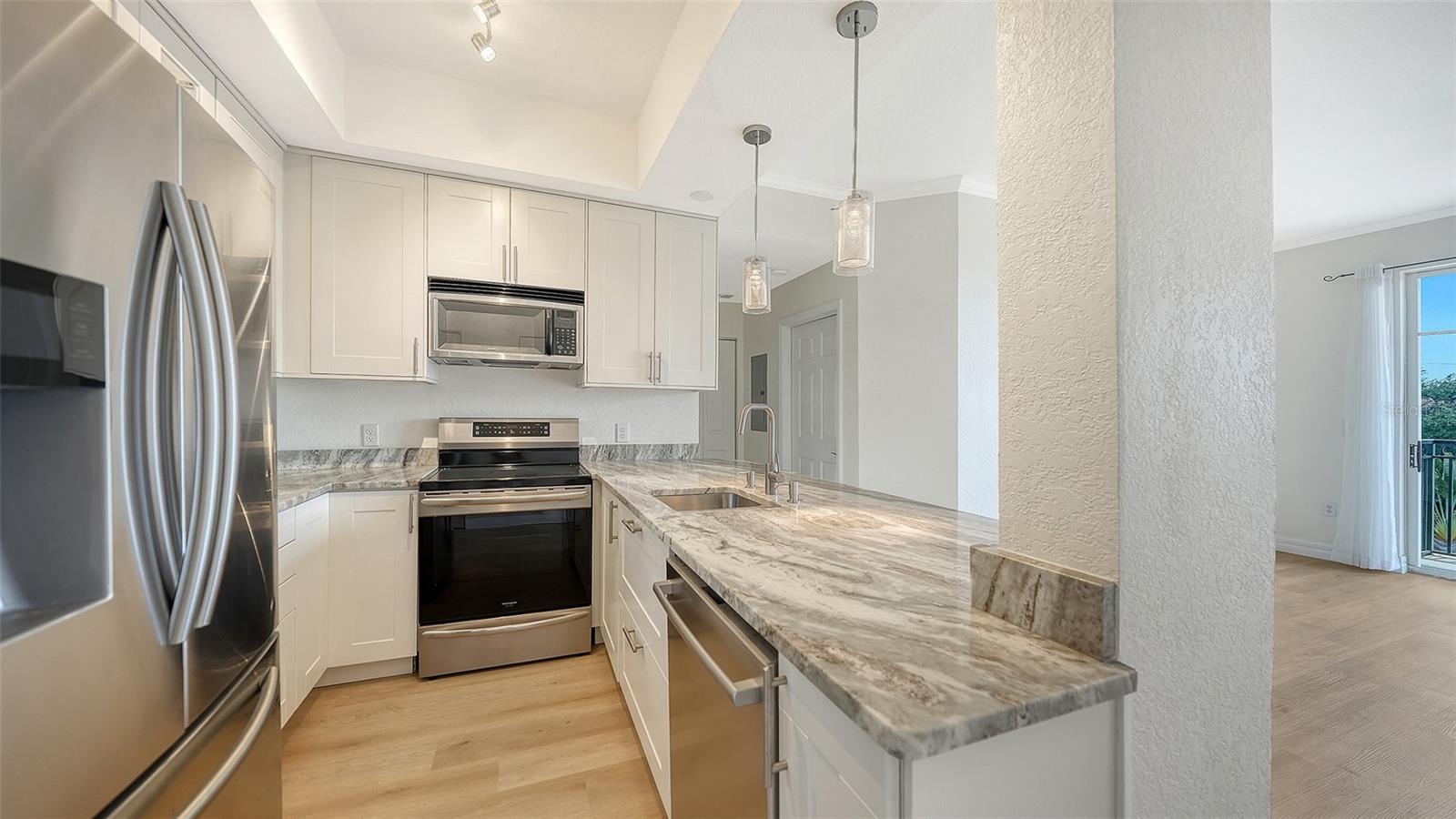 BROADWAY PROMENADE - Residential
