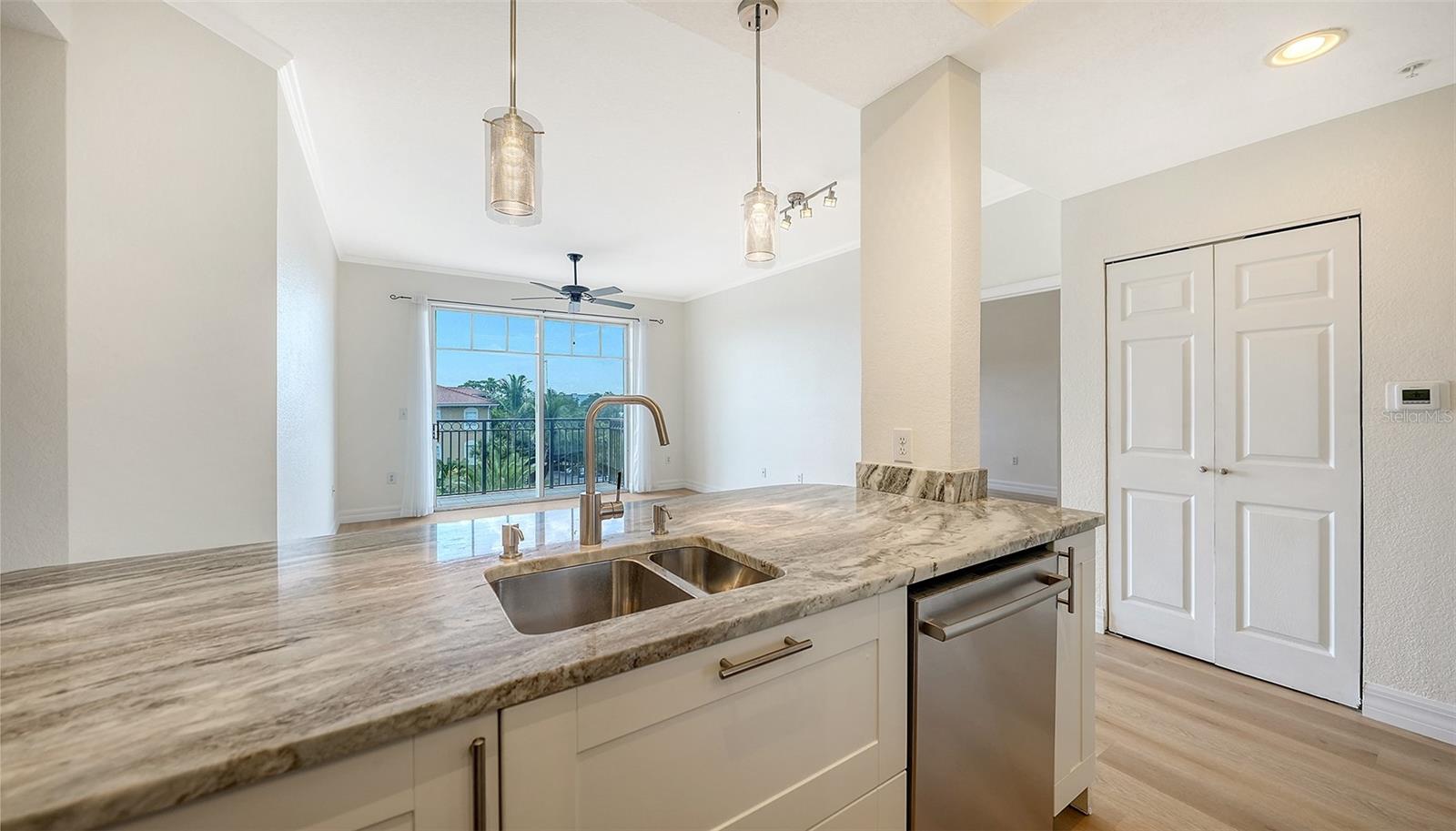 BROADWAY PROMENADE - Residential