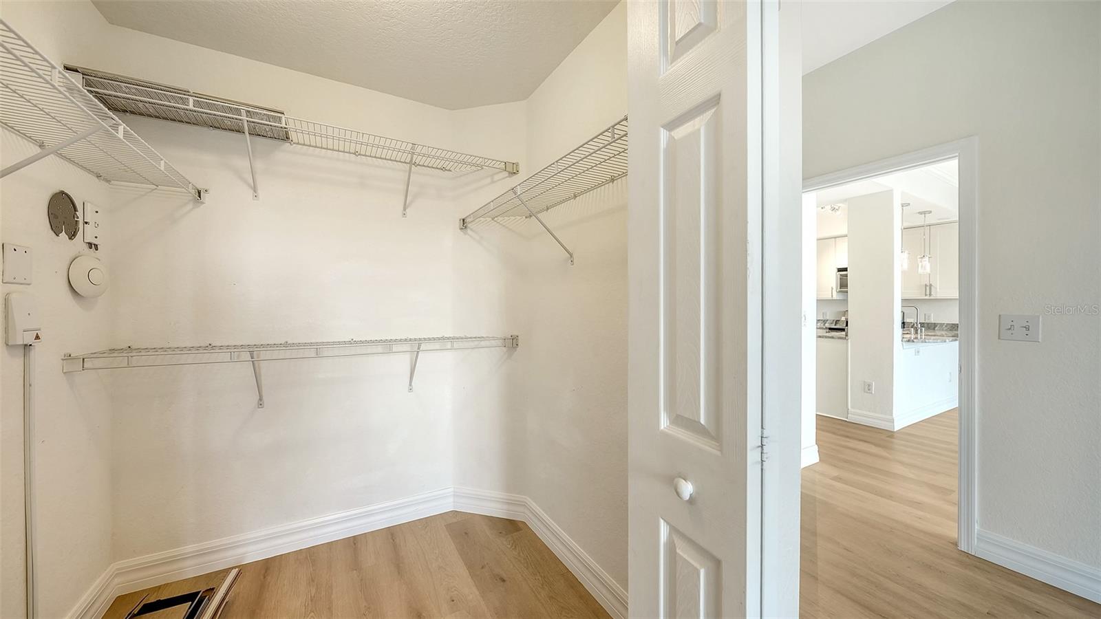 BROADWAY PROMENADE - Residential