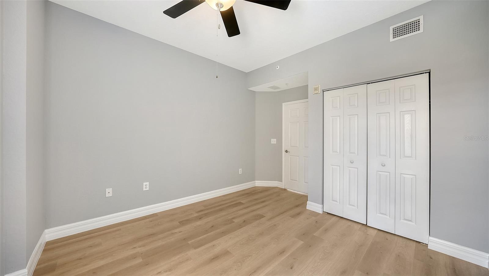 BROADWAY PROMENADE - Residential