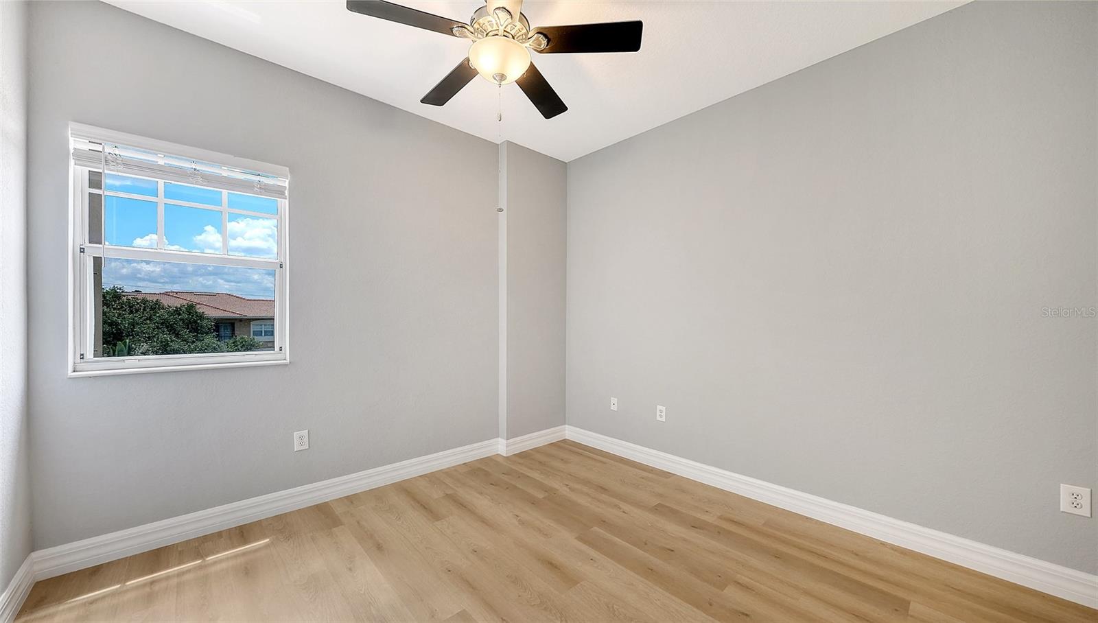 BROADWAY PROMENADE - Residential