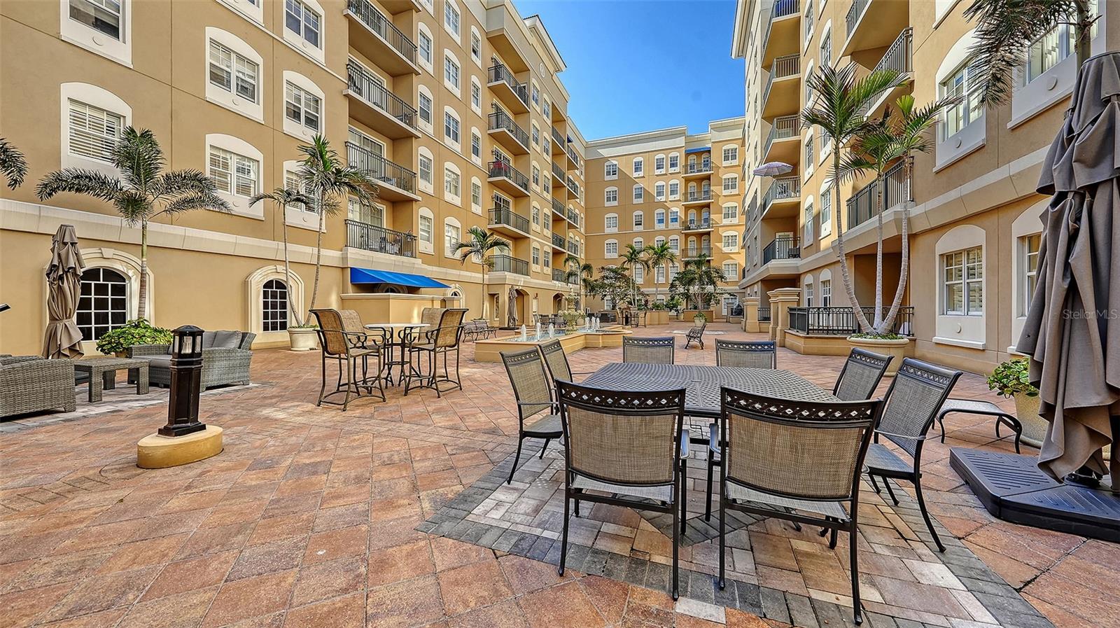 BROADWAY PROMENADE - Residential