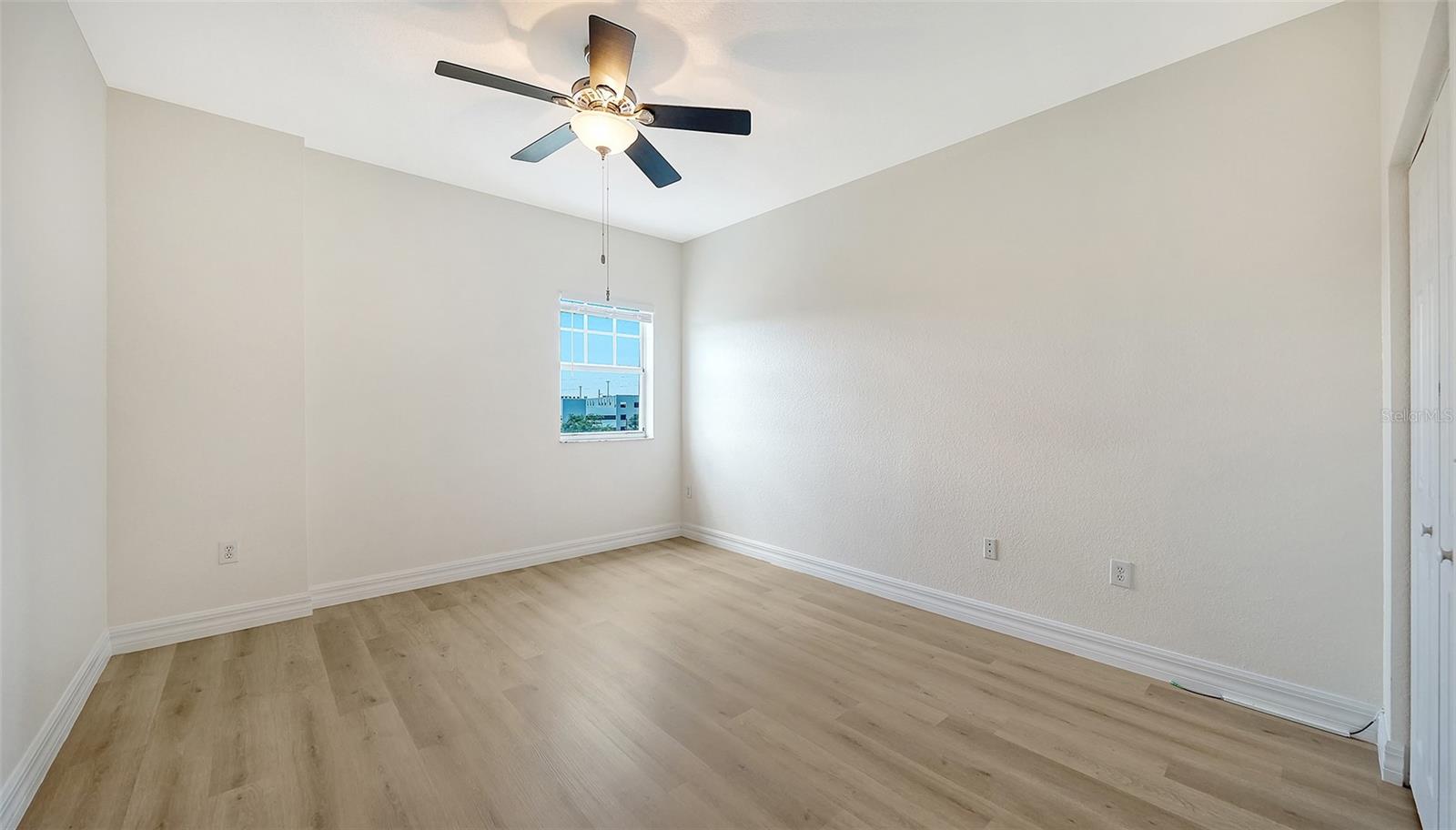 BROADWAY PROMENADE - Residential