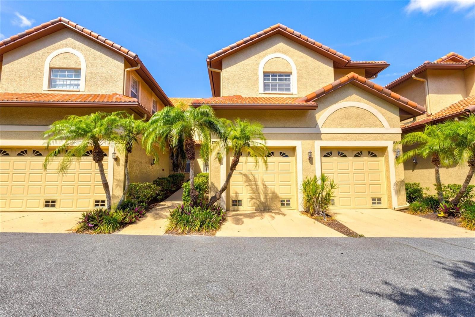 BLACKBURN HARBOR WATERFRONT VILLAS - Residential