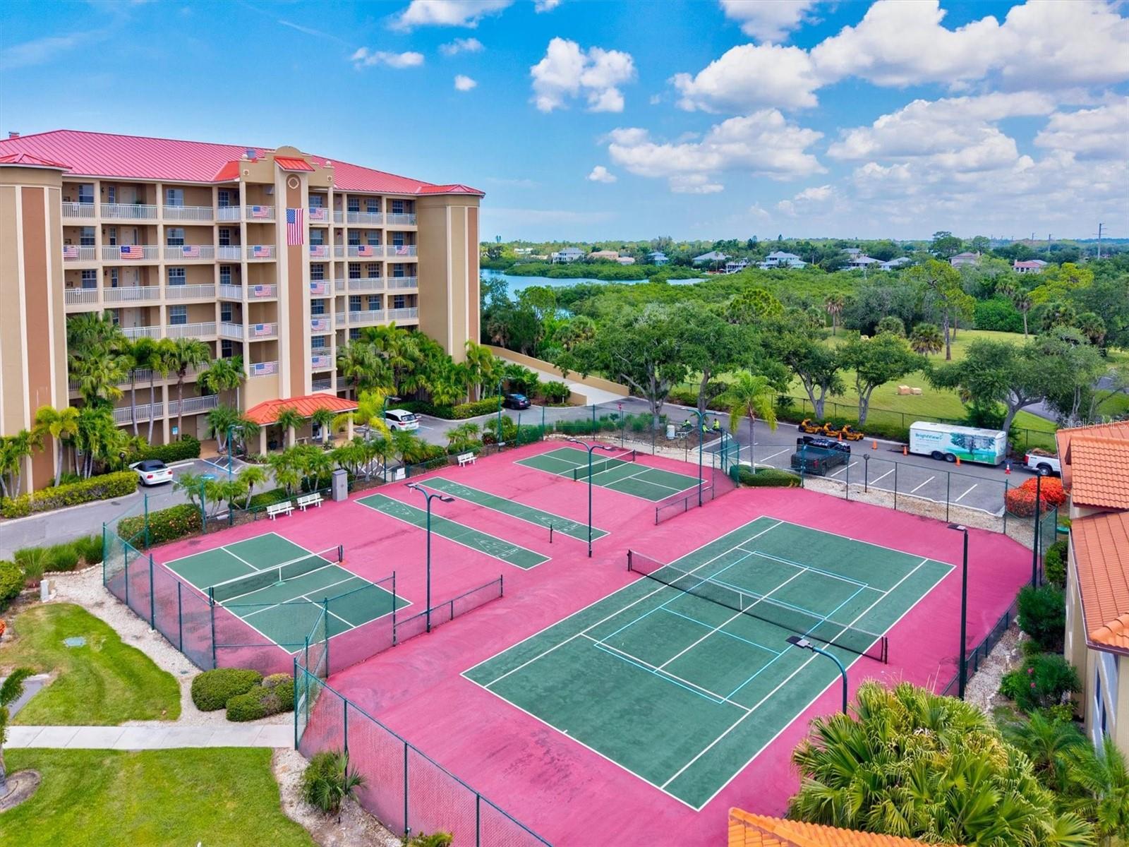 BLACKBURN HARBOR WATERFRONT VILLAS - Residential