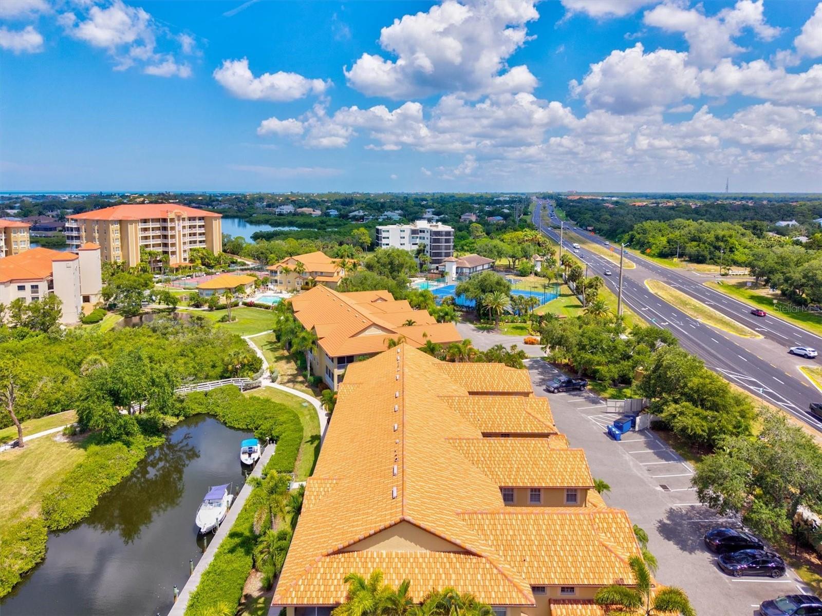 BLACKBURN HARBOR WATERFRONT VILLAS - Residential