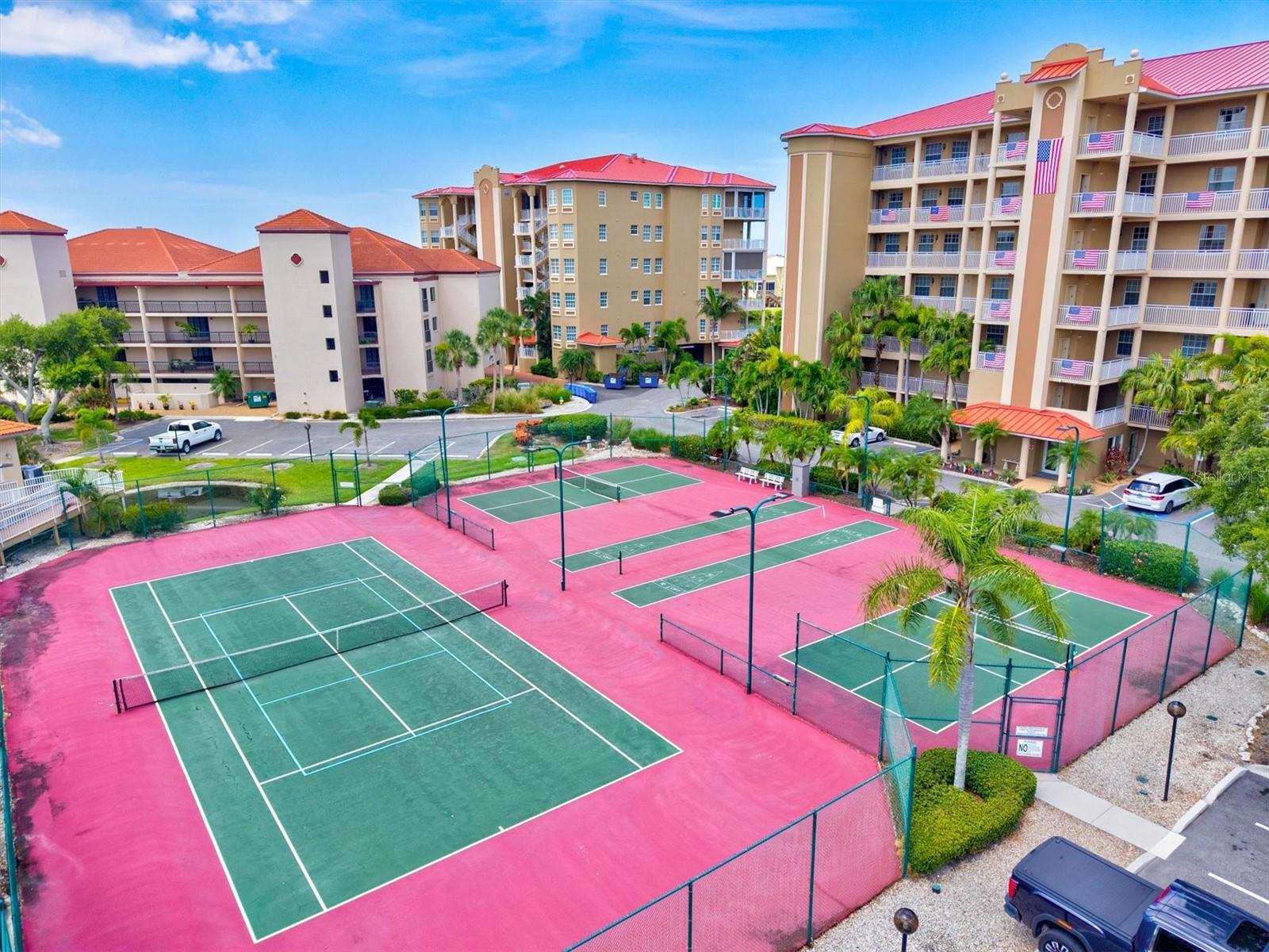 BLACKBURN HARBOR WATERFRONT VILLAS - Residential