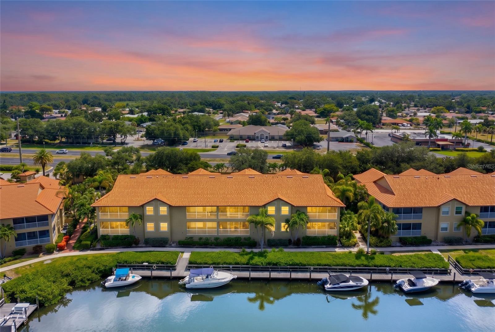 BLACKBURN HARBOR WATERFRONT VILLAS - Residential