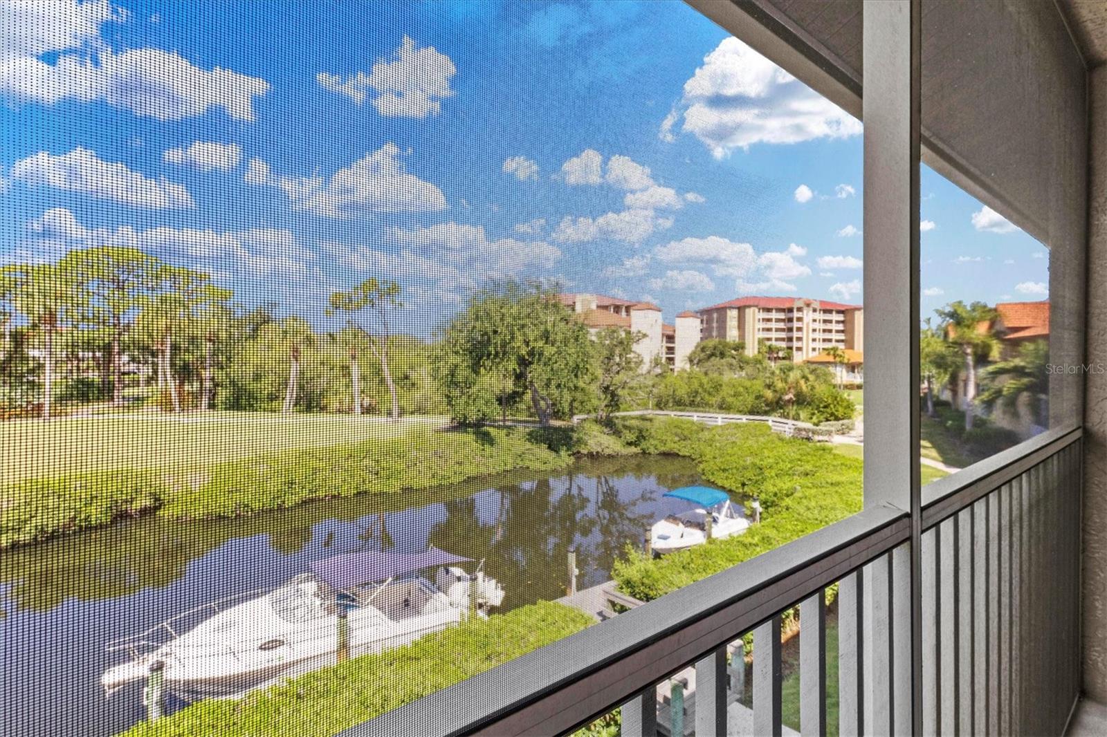 BLACKBURN HARBOR WATERFRONT VILLAS - Residential