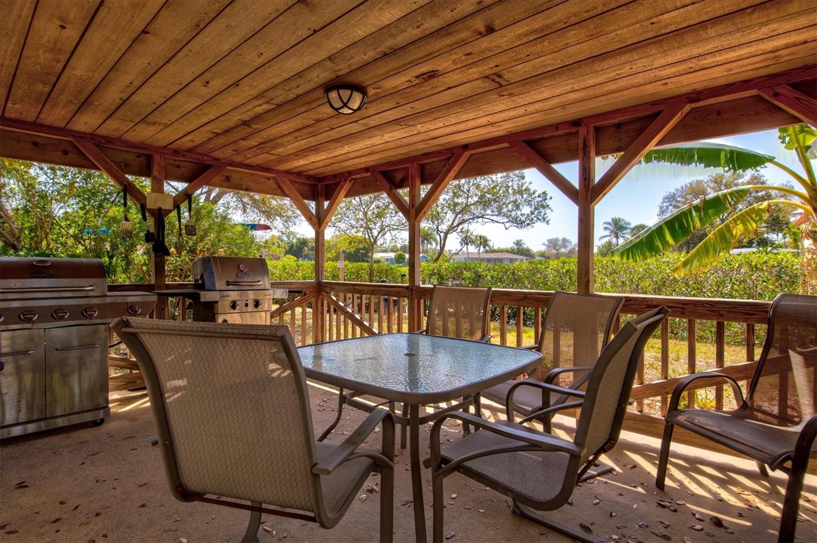 BLACKBURN HARBOR WATERFRONT VILLAS - Residential